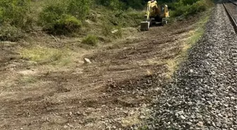 Karabük'te Demir Yolu Kenarları Yangın Riskine Karşı Temizlendi