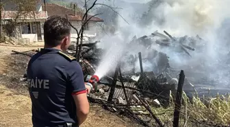 Karabük'te Ormana Sıçrayan Yangınla Mücadele Başlatıldı