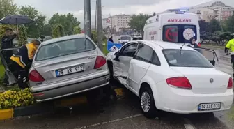 Karabük'te Trafik Kazası: 3 Yaralı