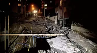 Karabük'te İnşaat Sahası Yanında Yol Çöktü