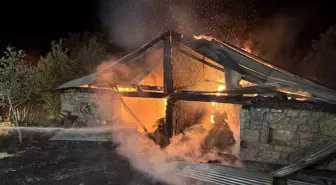 Eflani'de Samanlık Yangını Kontrol Altına Alındı