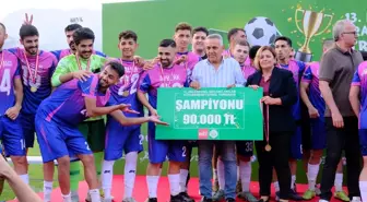 Gelen Emlak Gildirlispor, Kızıldağ Yaylası Futbol Turnuvası'nın Şampiyonu Oldu