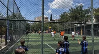 Babalar Günü'nde Halı Saha Turnuvası Düzenlendi