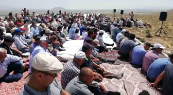 Karapınar'da Vatandaşlar Yağmur Duası İçin Bir Araya Geldi