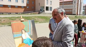 Karlıova'da Öğrenci Resim Sergisi Açıldı
