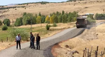 Bingöl'de Köy ve Mezra Yollarında Asfaltlama Çalışmaları Sürüyor
