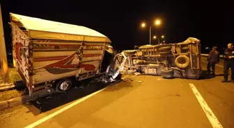 Kars'ta Kamyonet Çarpışması: 3 Yaralı