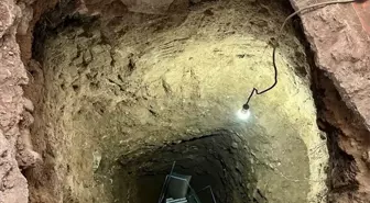 Kars'ta Define İçin Kaçak Kazı Yapan 5 Şüpheli Suçüstü Yakalandı