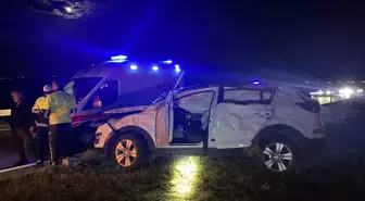 Kars'ta Otomobil Devrildi: 1 Ölü, 4 Yaralı