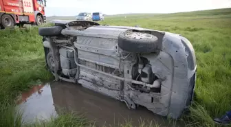 Kars'ta Şarampole Devrilen Araçta 5 Yaralı