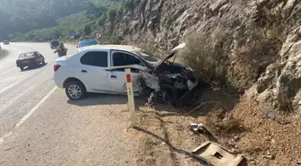Kaş'ta Otomobil Kazası: İki Yaralı