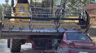 Kastamonu'da Biçerdöver ile Çarpışan Otomobilin Sürücüsü Hayatını Kaybetti