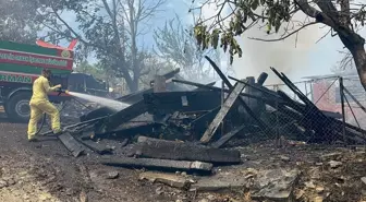 Kastamonu'da Yangın: Ev ve Ahır Kullanılamaz Hale Geldi