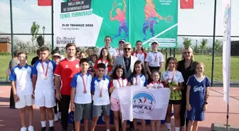 Kayseri'de 15 Temmuz şehitleri anısına tenis turnuvası düzenlendi