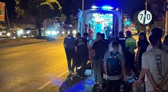 Kayseri'de Ehliyetsiz Sürücünün Kazası: Aydınlatma Direğine Çarpma