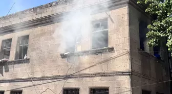 Kayseri'de Yangın: 6 Kişi İtfaiye Ekipleri Tarafından Kurtarıldı