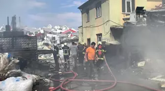 Kayseri'de Hurdacıda Yangın Çıktı