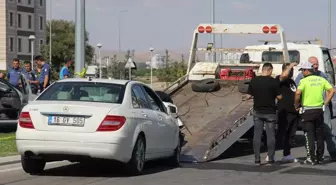 Kayseri'de Trafik Kazası: 2 Ölü, 3 Yaralı