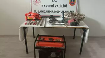 Kayseri'de İzinsiz Kazı Yapan Üç Şüpheli Gözaltına Alındı