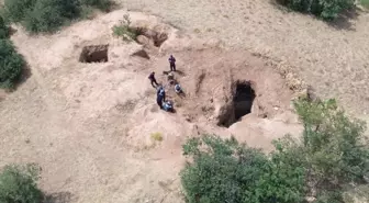 Kayseri'de Kaçak Kazı Yapan 4 Şüpheli Dronla Yakalandı