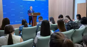 Kazakistan, İran'dan 74 Vatandaşını Tahliye Etti