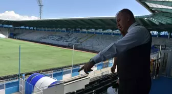 Erzurumspor FK'nın Stadyumu Hibrit Çime Dönüşüyor