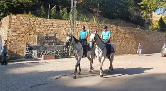 Elazığ'da Atlı Jandarma Timinden Devriye Faaliyeti