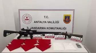 Antalya'da Uyuşturucu Operasyonu: 1 Kilo Uyuşturucu ve Silah Ele Geçirildi