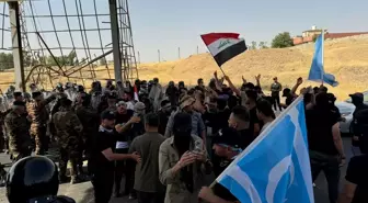 Türkmen Göstericiler Kerkük-Erbil Yolunu Kapattı