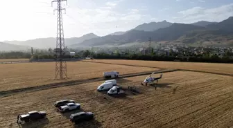 TEİAŞ, Helikopterle Enerji Hatlarında Canlı Bakım Çalışması Yapıyor