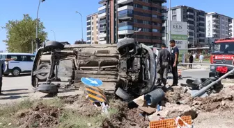Kilis'te Trafik Kazası: 3 Yaralı