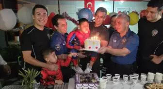 Polis Ekiplerinden Duchenne Kas Distrofisi Hastası Çocuğa Sürpriz Doğum Günü