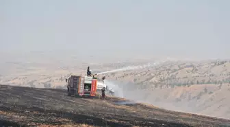 Kırıkkale'de Tarlada Yangın: Ekipler Müdahale Etti