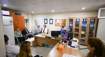 Kırklareli Valisi Uğur Turan, Aile Sağlığı Merkezini Ziyaret Etti