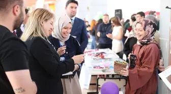Kırklareli Üniversitesi'nde Öğrenci Kulüpleri Şenliği Coşkusu