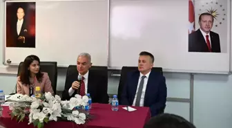 Kırklareli Valisi Uğur Turan Muhtarlarla Toplantı Yaptı