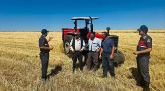 Jandarma Ekipleri Çiftçilere Anız Yangınlarına Karşı Uyarıda Bulundu
