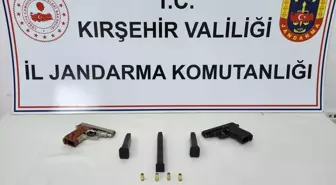 Kırşehir'de Ruhsatsız Silah Taşıyan İki Şüpheli Yakalandı