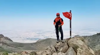 Kırşehirli Dağcılar Hasan Dağı'nda Zirveye Tırmandı