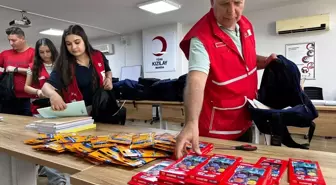 Kızılay'dan 3 Bin Öğrenciye Kırtasiye Yardımı