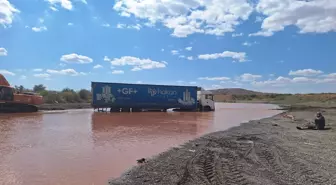 Sivas'ta Kumda Mahsur Kalan Tır 2 Gün Sonra Kurtarıldı