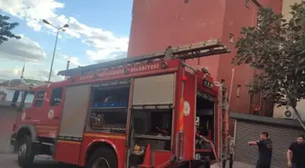 Dilovası'nda 5 Katlı Apartmanda Yangın Çıktı