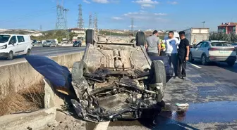 Dilovası'nda Otomobil Devrildi: 3 Yaralı