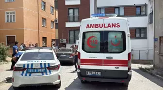 Gebze'de Kavga: İki Kardeş Bıçakla Yaralandı, Polis Memuru Düştü
