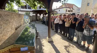 Çınar Dalının Altında Kalan Matematik Öğretmeni Hayatını Kaybetti