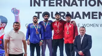 Kocaeli'de düzenlenen güreş turnuvasında 3. gün müsabakaları sona erdi