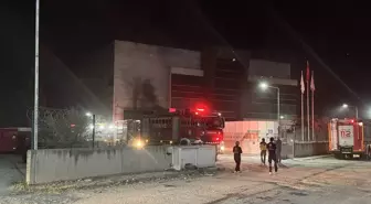 Kartepe'deki Geri Dönüşüm Fabrikasında Yangın Çıktı
