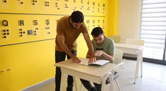 Gonca Engelsiz Yaşam Merkezi'nde Görme Engellilere Eğitim Desteği