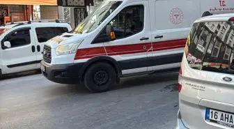Kocaeli'de Elektrikli Bisikletle Hafif Ticari Araç Çarpıştı: 1 Yaralı