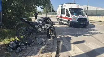 Kocaeli'de Motosiklet Kazası: 24 Yaşındaki Sürücü Ağır Yaralandı